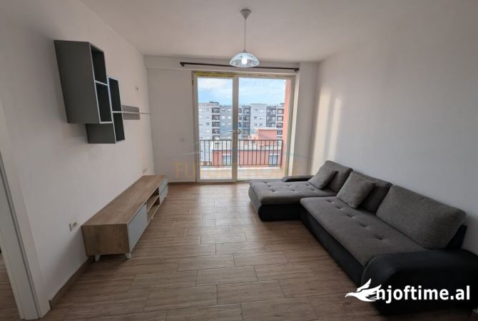 Shtepi ne shitje Apartament ne Tirane, 1+1, Mobilimi E mobiluar, Pagesa 95,000  Euro.
