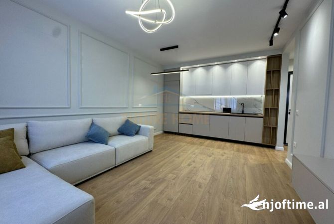 Shtepi ne shitje Apartament ne Tirane, 1+1, Mobilimi E mobiluar, Pagesa 137,000  Euro.