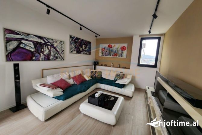 Shtepi ne shitje Apartament ne Tirane, 3+1, Mobilimi E mobiluar, Pagesa 230,000  Euro.