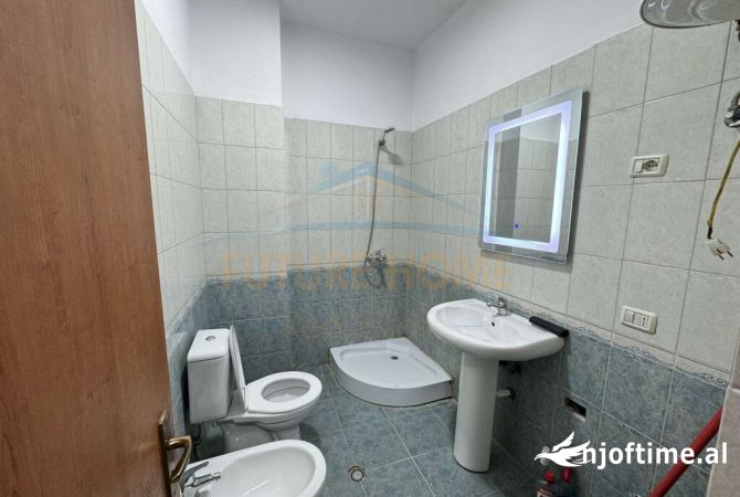 Shtepi ne shitje Apartament ne Tirane, 1+1, Mobilimi E mobiluar, Pagesa 88,000  Euro.