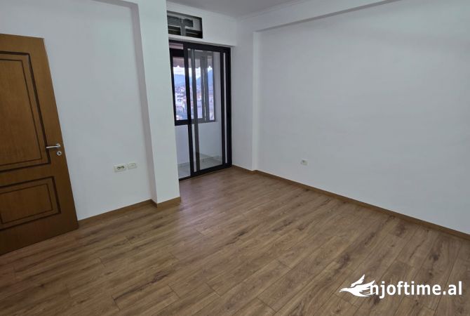 Shtepi ne shitje 1+1 ne Tirane - 90,000 Euro