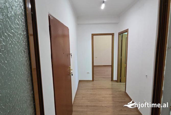 Shtepi ne shitje 1+1 ne Tirane - 90,000 Euro