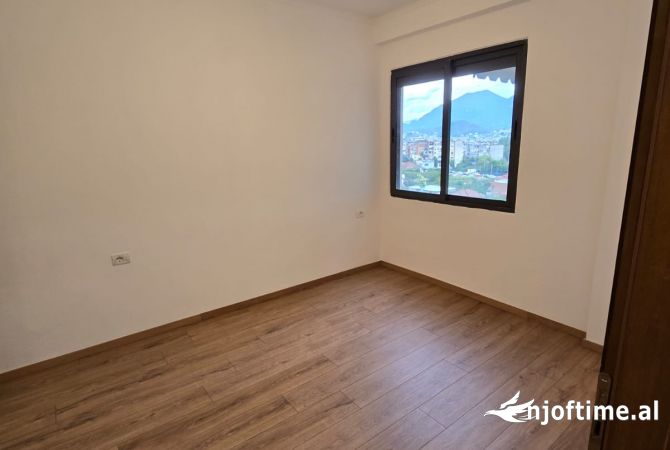 Shtepi ne shitje Apartament ne Tirane, 1+1, Mobilimi E mobiluar, Pagesa 90,000  Euro.