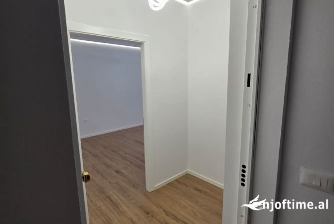 Shtepi ne shitje Apartament ne Tirane, 2+1, Mobilimi E mobiluar, Pagesa 210,000  Euro.