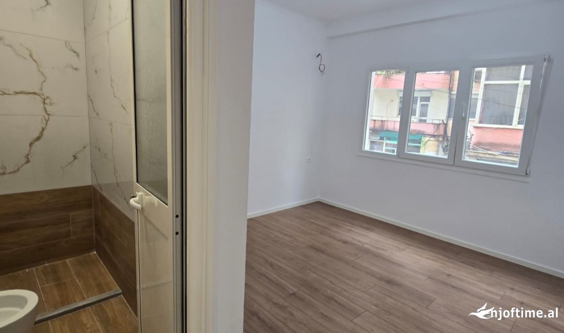 Shtepi ne shitje Apartament ne Tirane, 2+1, Mobilimi E mobiluar, Pagesa 210,000  Euro.