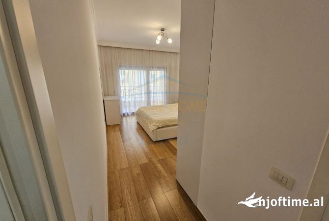 Shtepi me qera Apartament ne Tirane, 2+1, Mobilimi E mobiluar, Pagesa 900  Euro.