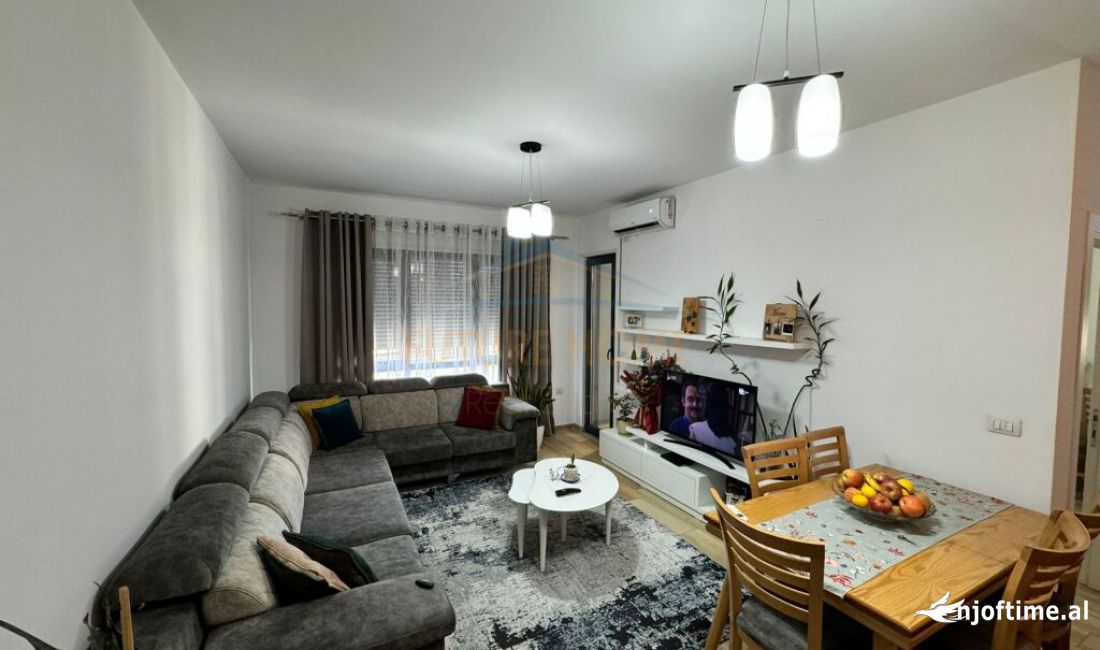 Shtepi ne shitje Apartament ne Tirane, 2+1, Mobilimi E mobiluar, Pagesa 198,000  Euro.