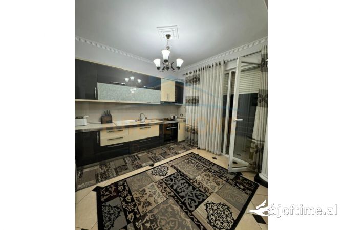 Shtepi ne shitje 2+1 ne Tirane - 210,000 Euro