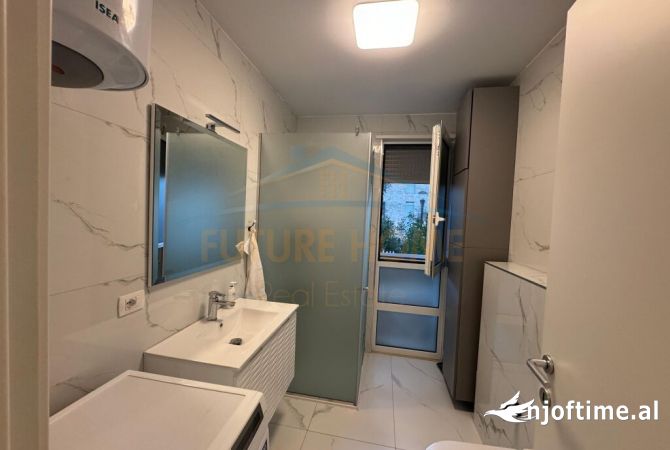 Shtepi ne shitje Apartament ne Durres, 2+1, Mobilimi E mobiluar, Pagesa 340,000  Euro.