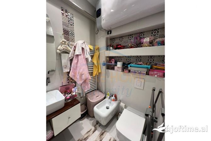 Shtepi ne shitje 3+1 ne Tirane - 370,000 Euro