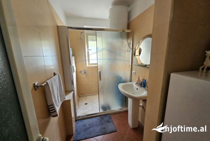 Shtepi ne shitje Apartament ne Tirane, 2+1, Mobilimi E mobiluar, Pagesa 230,000  Euro.