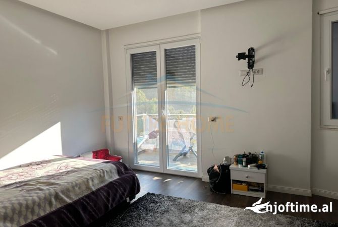 Shtepi ne shitje Duplex(shtepi me 2 kate) ne Tirane, 2+1, Mobilimi E mobiluar, Pagesa 436,000  Euro.