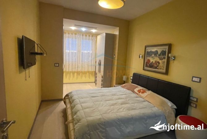 Shtepi ne shitje Apartament ne Tirane, 2+1, Mobilimi E mobiluar, Pagesa 135,000  Euro.