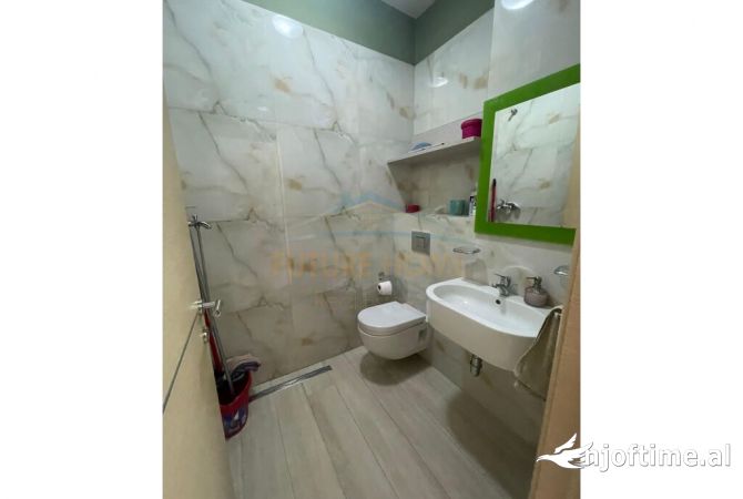 Shtepi ne shitje Apartament ne Tirane, 2+1, Mobilimi E mobiluar, Pagesa 135,000  Euro.