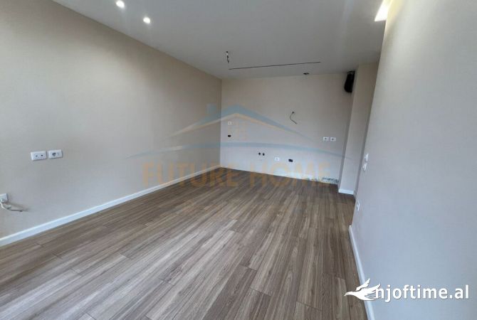 Shtepi ne shitje Apartament ne Tirane, 2+1, Mobilimi Bosh, pa mobiluar, Pagesa 165,000  Euro.