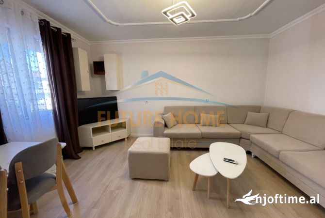 Shtepi ne shitje Apartament ne Tirane, 1+1, Mobilimi Pjeserisht e mobiluar, Pagesa 90,000  Euro.