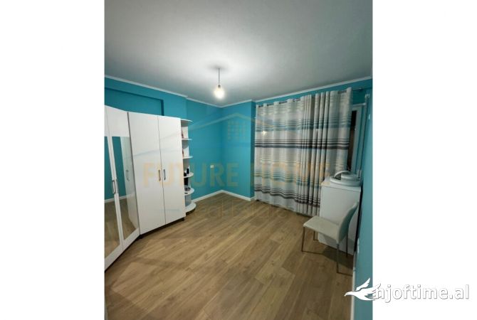 Shtepi ne shitje Apartament ne Tirane, 3+1, Mobilimi E mobiluar, Pagesa 252,000  Euro.