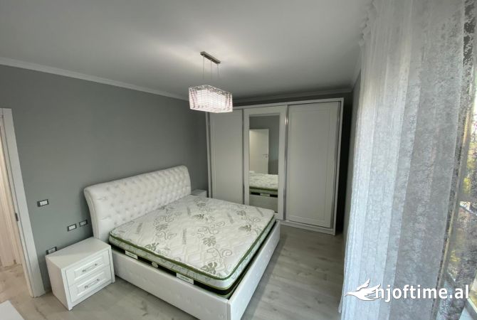Shtepi me qera Apartament ne Tirane, 2+1, Mobilimi E mobiluar, Pagesa 600  Euro.