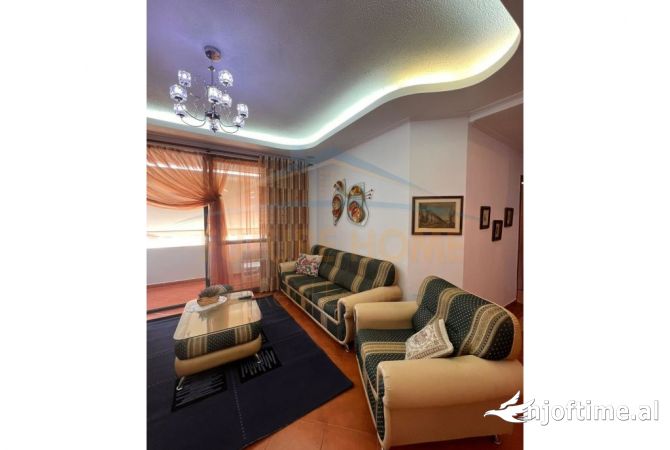 Shtepi me qera 2+1 ne Tirane - 700 Euro