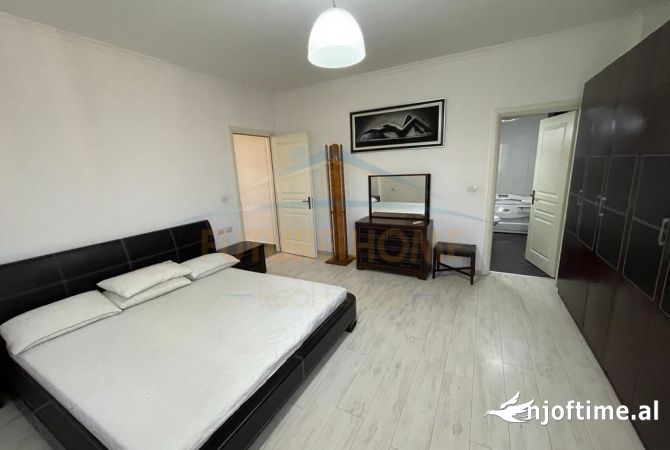 Shtepi me qera Apartament ne Tirane, 3+1, Mobilimi E mobiluar, Pagesa 750  Euro.