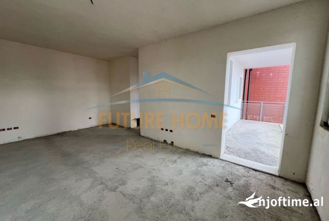 Shtepi ne shitje Apartament ne Tirane, 2+1, Mobilimi Bosh, pa mobiluar, Pagesa 281,500  Euro.