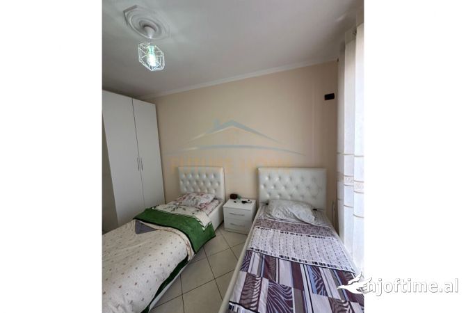 Shtepi ne shitje Apartament ne Tirane, 2+1, Mobilimi E mobiluar, Pagesa 138,000  Euro.