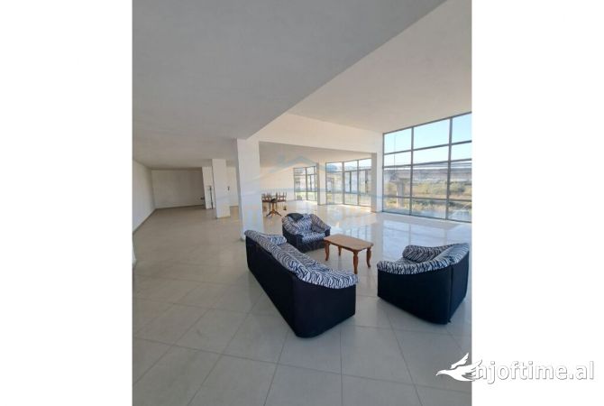 Ambient biznesi me qera 1+1 ne Tirane - 7,500 Euro