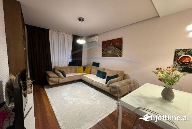 Shtepi ne shitje Apartament ne Tirane, 2+1, Mobilimi E mobiluar, Pagesa 210,000  Euro.