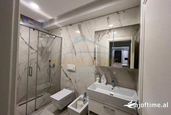 Shtepi ne shitje Apartament ne Tirane, 2+1, Mobilimi E mobiluar, Pagesa 250,000  Euro.