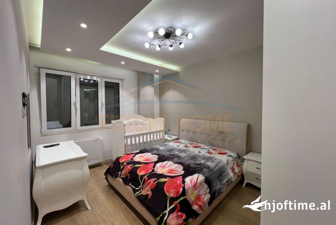 Shtepi ne shitje Apartament ne Tirane, 2+1, Mobilimi E mobiluar, Pagesa 250,000  Euro.