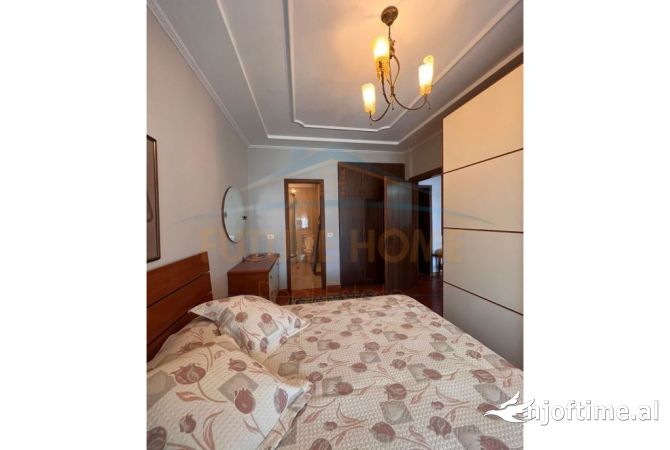 Shtepi me qera Apartament ne Tirane, 3+1, Mobilimi E mobiluar, Pagesa 700  Euro.