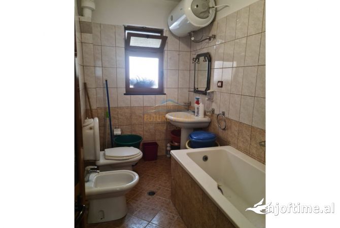 Shtepi me qera 2+1 ne Tirane - 500 Euro