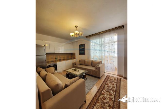 Shtepi me qera Apartament ne Tirane, 2+1, Mobilimi E mobiluar, Pagesa 600  Euro.