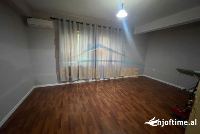 Shtepi me qera Apartament ne Tirane, 3+1, Mobilimi E mobiluar, Pagesa 750  Euro.