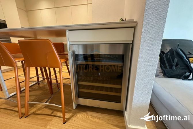 Shtepi me qera 3+1 ne Tirane - 2,500 Euro