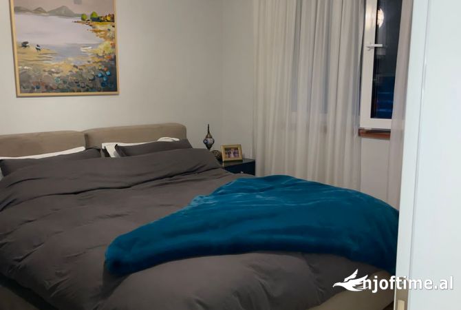 Shtepi ne shitje Apartament ne Tirane, 2+1, Mobilimi E mobiluar, Pagesa 237,000  Euro.