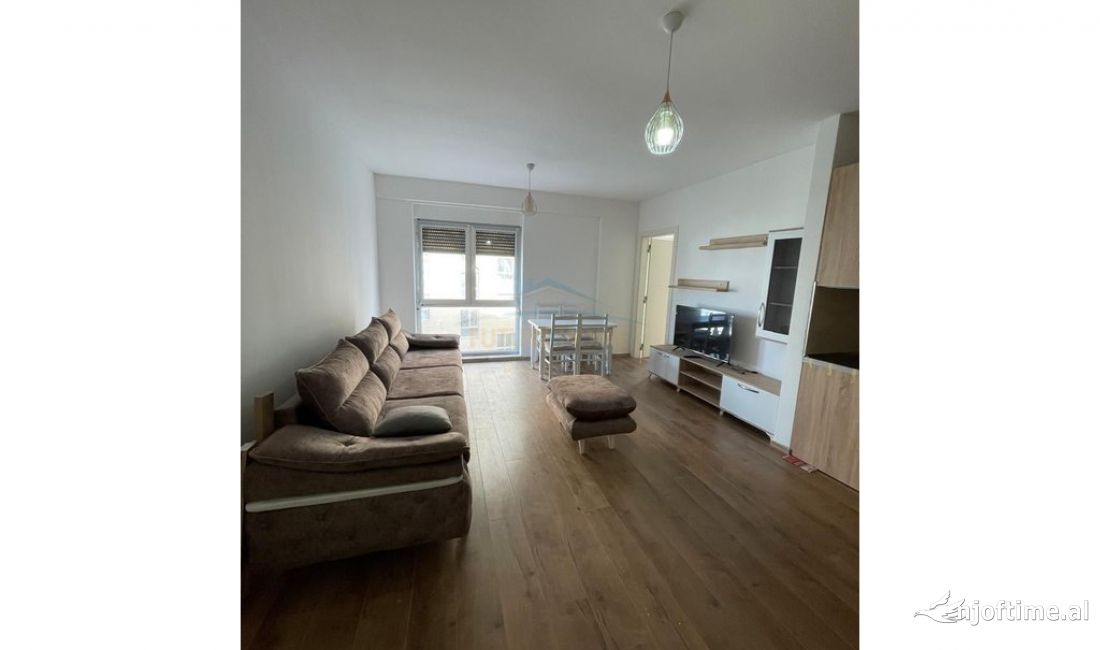 Shtepi ne shitje Apartament ne Tirane, 2+1, Mobilimi E mobiluar, Pagesa 215,000  Euro.