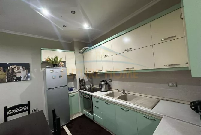 Shtepi ne shitje Apartament ne Tirane, 2+1, Mobilimi E mobiluar, Pagesa 135,000  Euro.