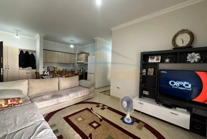 Shtepi ne shitje Apartament ne Tirane, 2+1, Mobilimi E mobiluar, Pagesa 115,000  Euro.