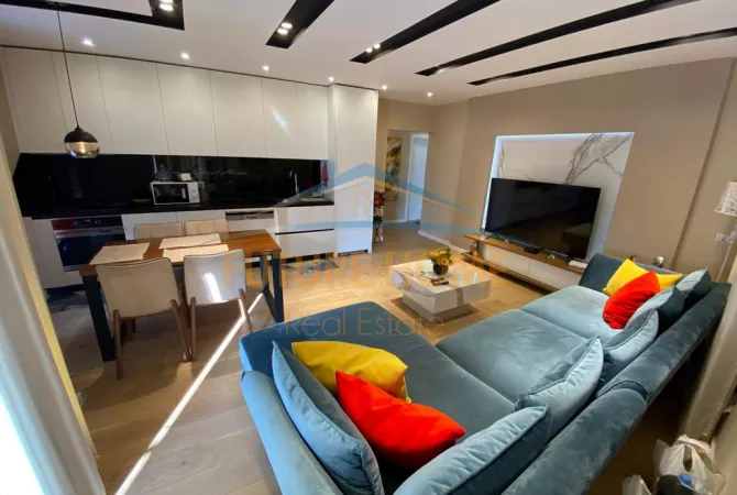 Shtepi me qera Apartament ne Tirane, 2+1, Mobilimi E mobiluar, Pagesa 800  Euro.