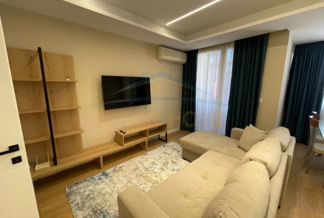 Shtepi me qera 2+1 ne Tirane - 700 Euro
