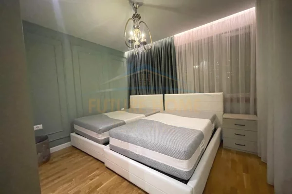 Shtepi ne shitje Apartament ne Tirane, 3+1, Mobilimi E mobiluar, Pagesa 390,000  Euro.