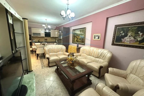 Shtepi ne shitje 3+1 ne Tirane - 220,000 Euro