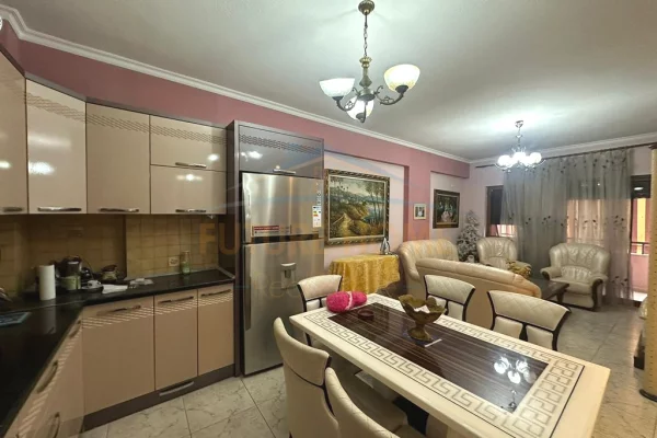 Shtepi ne shitje 3+1 ne Tirane - 220,000 Euro