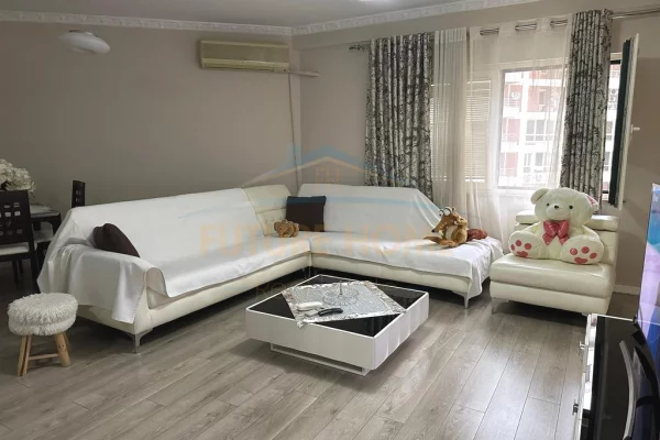 Shtepi ne shitje 2+1 ne Tirane - 250,000 Euro