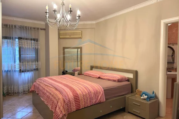 Shtepi ne shitje Apartament ne Tirane, 2+1, Mobilimi E mobiluar, Pagesa 250,000  Euro.
