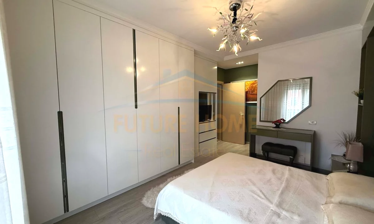 Appartamento in vendita a Tirana 2+1, Arredato