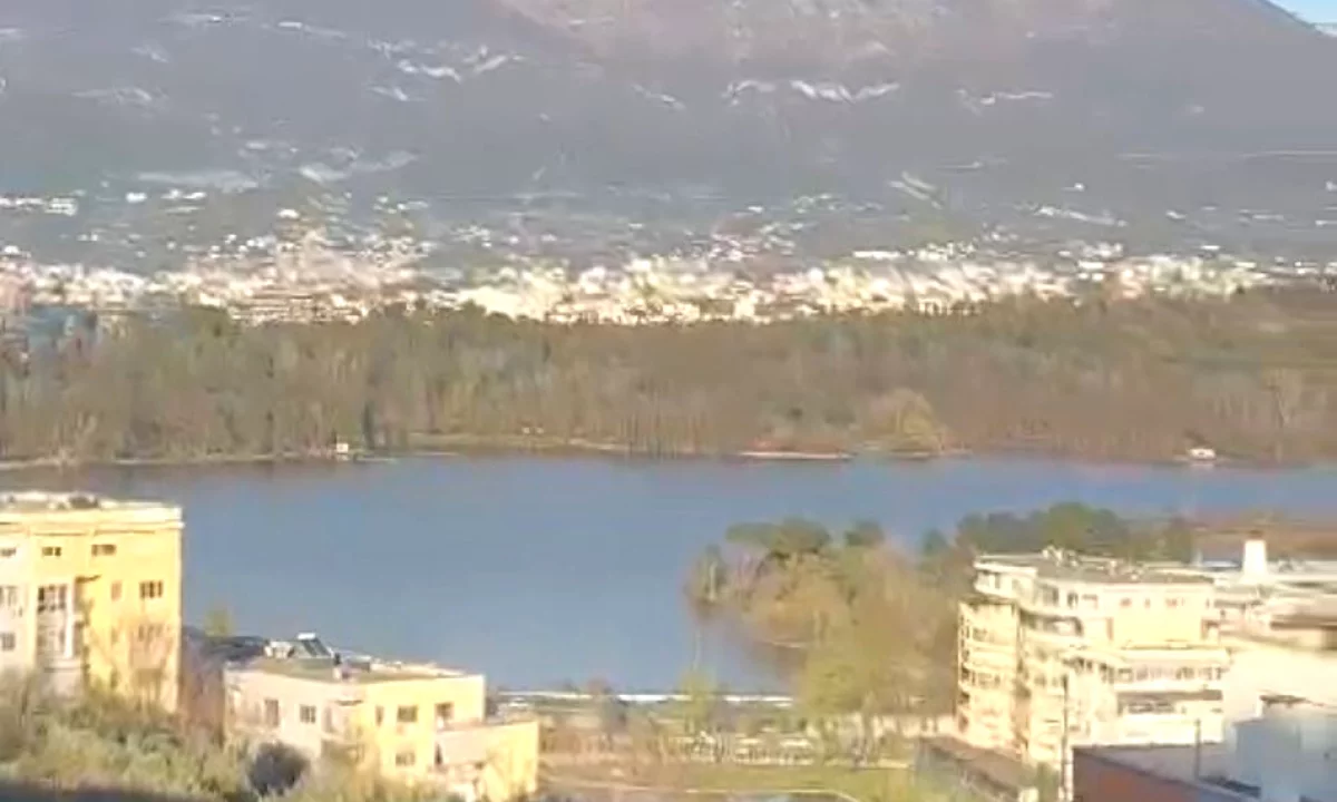 Shtepi ne shitje Apartament ne Tirane, 2+1, Mobilimi E mobiluar, Pagesa 260,000  Euro.