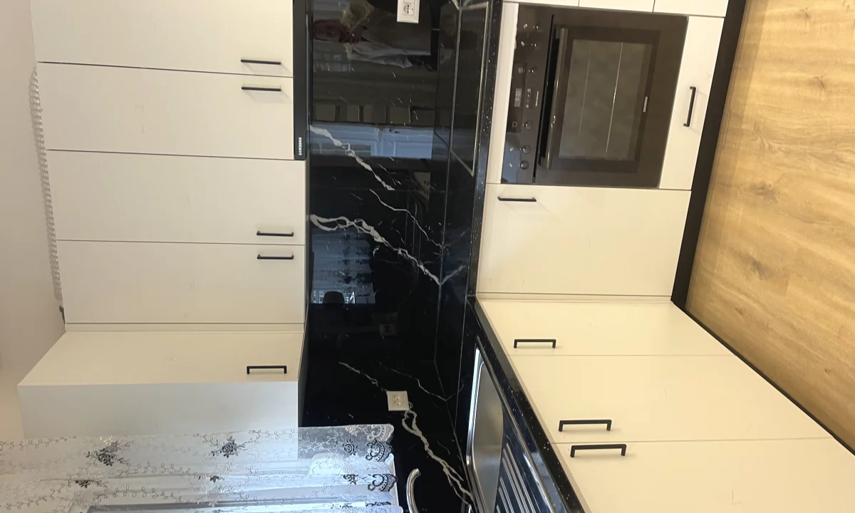 Shtepi me qera Shtepi Private ne Tirane, 1+1, Mobilimi E mobiluar, Pagesa 400  Euro.