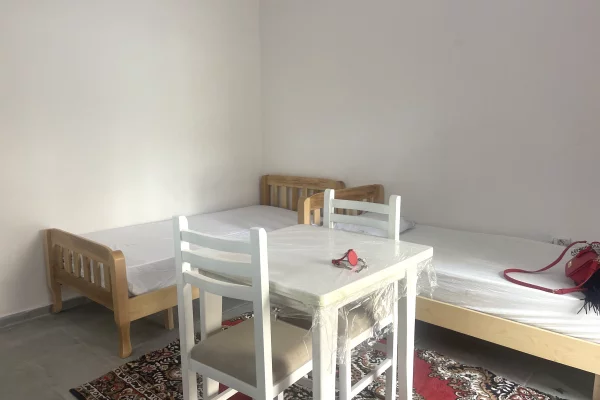 Shtepi me qera Shtepi Private ne Tirane, 1+1, Mobilimi E mobiluar, Pagesa 250  Euro.